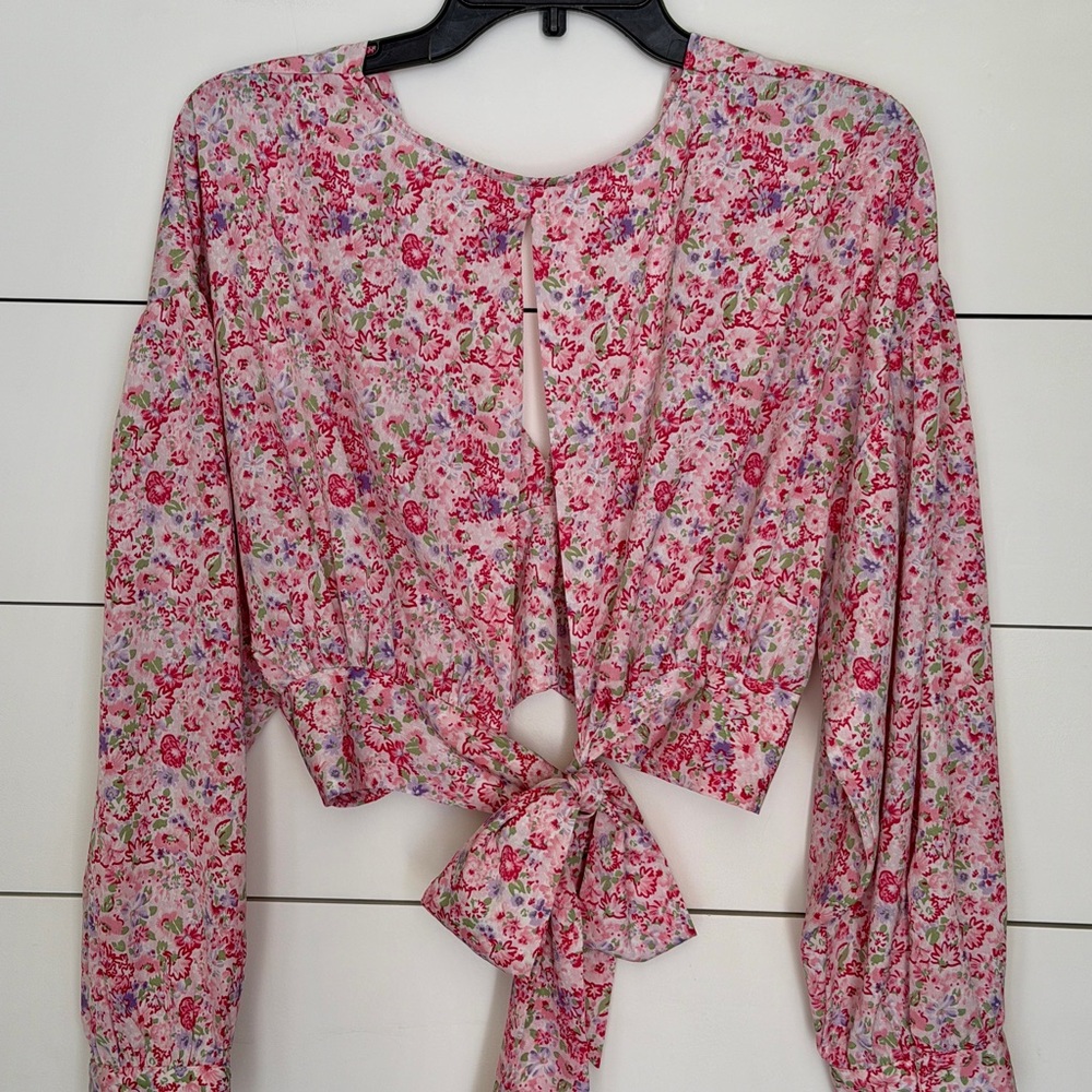 entro Pink Floral Long Sleeve Crop Blouse with keyhole open tie in the back.